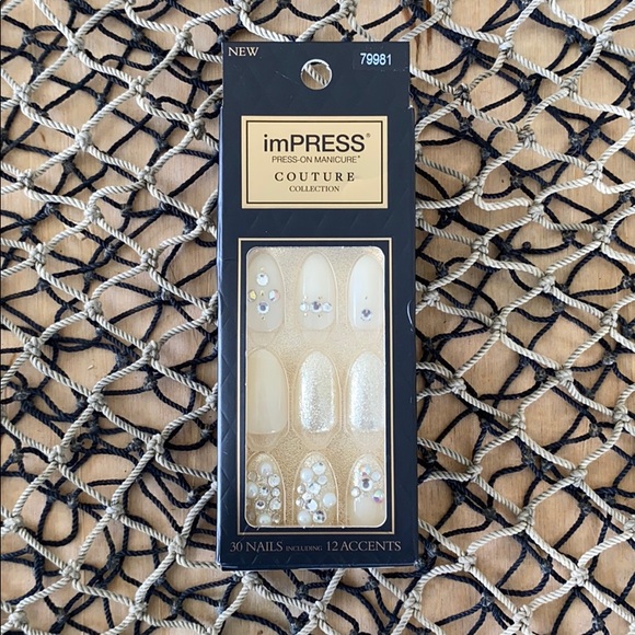 Press On Nails - Picture 5 of 6